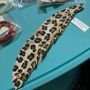 Wrap‎ bracelet